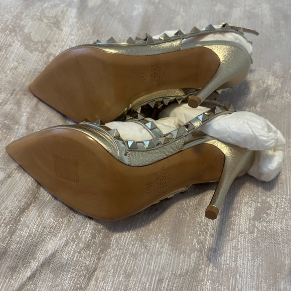 Valentino rockstudd heels in gold - Picture 5 of 5